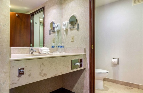 Guadalupe Hotel | Quality Inn Monterrey La Fe