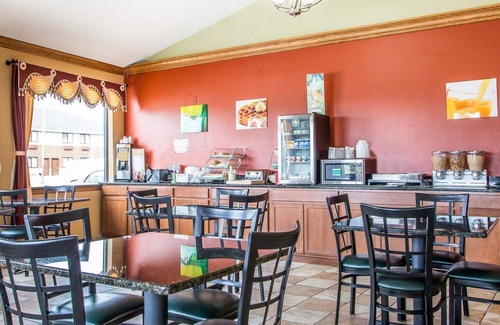 Morton Hotel | Quality Inn Morton at I-74