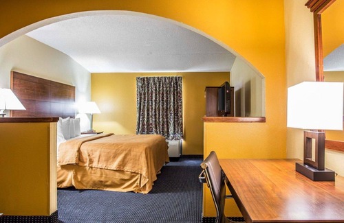 Mullins Hotel | Quality Inn Mullins - Marion