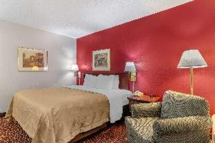 Northlake Hotel | Quality Inn Northlake