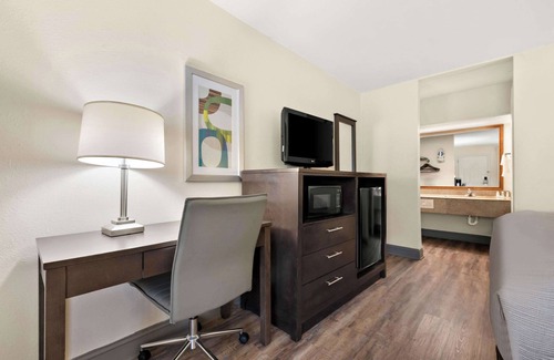 Pelham Hotel | Quality Inn Pelham I-65 exit 246