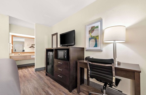 Pelham Hotel | Quality Inn Pelham I-65 exit 246