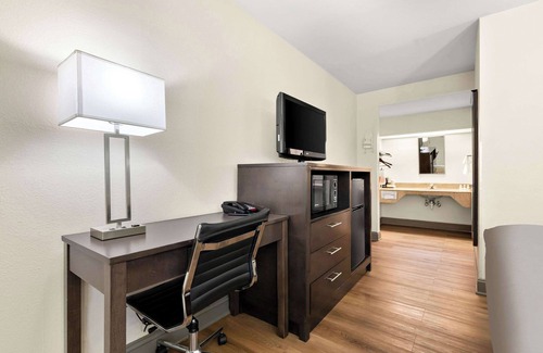 Pelham Hotel | Quality Inn Pelham I-65 exit 246
