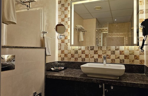 Sadahalli Hotel | Quality Inn Rockwell Grand, Bangalore