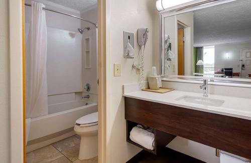 Roxboro Hotel | Quality Inn - Roxboro South