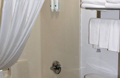 Scottsboro Hotel | Quality Inn Scottsboro US/72 - Lake Guntersville Area