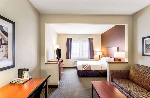 Sheboygan Hotel | Quality Inn Sheboygan North I-43