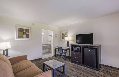 Thomasville Hotel | Quality Inn & Suites Conference Center