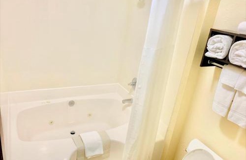 Clayton Hotel | Quality Inn & Suites Mt Chalet