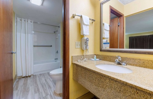 Mount Dora Hotel | Quality Inn & Suites Mt Dora North