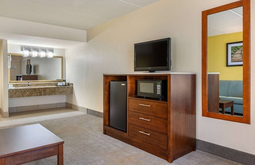 Palatka Hotel | Quality Inn & Suites Palatka Riverfront