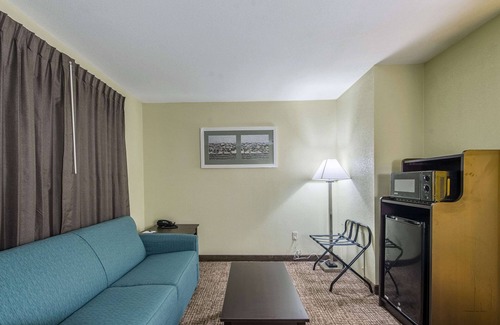 Muncie Hotel | Quality Inn & Suites University Area