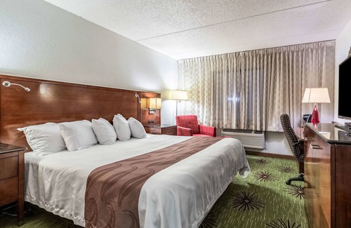 Albert Lea Hotel | Quality Inn & Suites