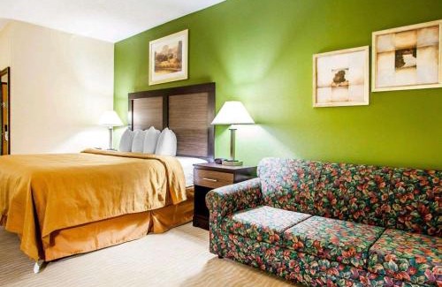 Champaign Hotel | Quality Inn & Suites