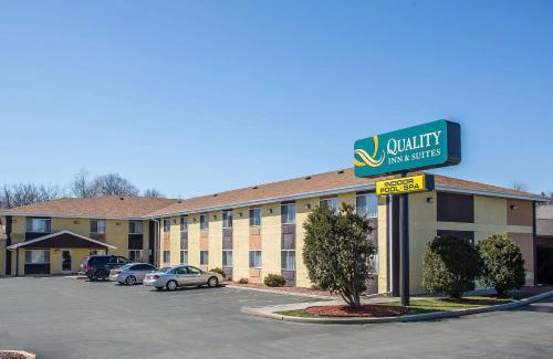 West Bend Hotel | Quality Inn & Suites