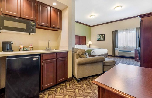 Zanesville Hotel | Quality Inn & Suites Zanesville City Center