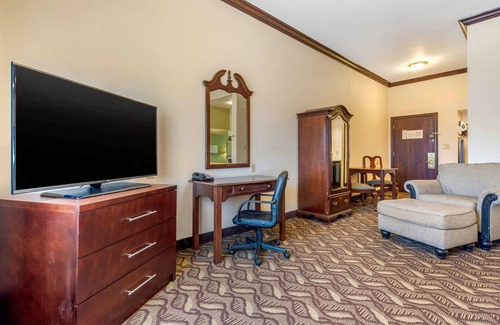 Zanesville Hotel | Quality Inn & Suites Zanesville City Center