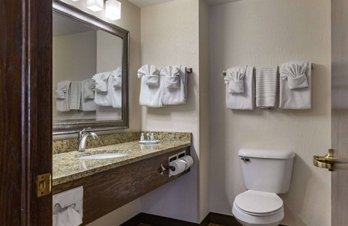 Zanesville Hotel | Quality Inn & Suites Zanesville City Center