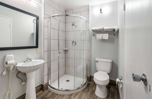 Greer Hotel | Quality Inn