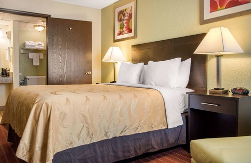 Huntingburg Hotel | Quality Inn
