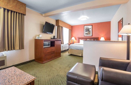Winnemucca Hotel | Quality Inn Winnemucca - Model T Casino