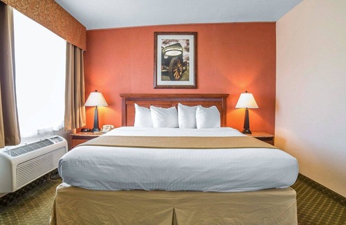 Winnemucca Hotel | Quality Inn Winnemucca - Model T Casino