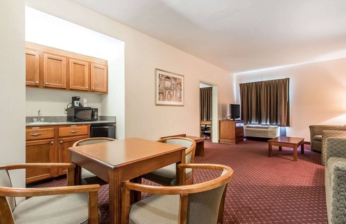 New Iberia Hotel | Quality Suites New Iberia