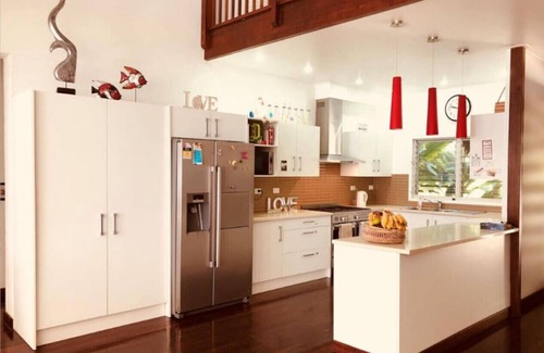 Mele Apartment | Qualius Lodge - Port Vila Bay`s 5 Bedroom WOW Property & Private Paradise by the Sea