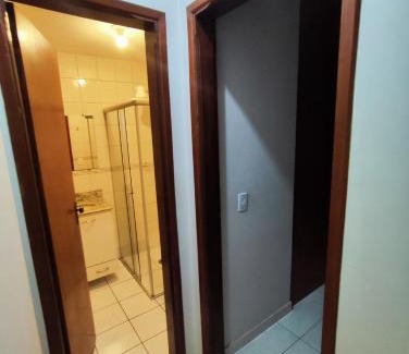 Santa Monica House | Quarto com banheiro privativo PARA MULHERES