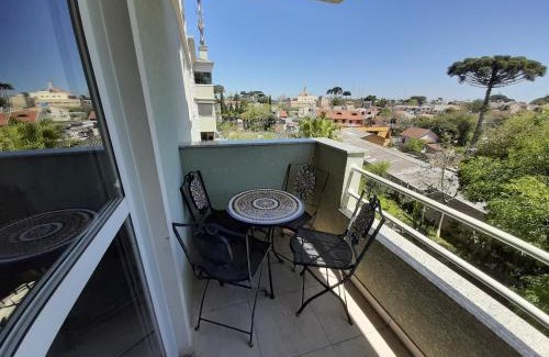 Pilarzinho House | Quarto com cama de casal ao lado da Ópera de Arame