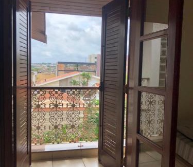 Americana House | Quarto com varanda tipo Airbn b Vista Panorâmica Livre da Cidade