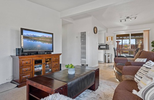 Quartz Hill House | Quartz Hill Lancaster Casita