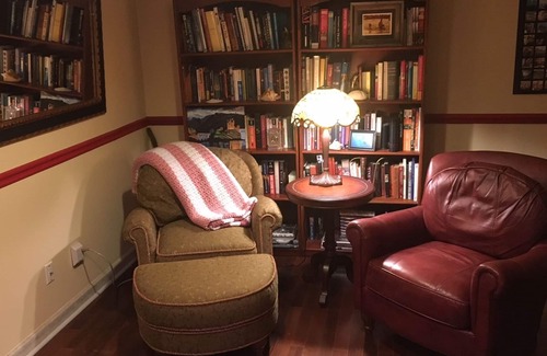 Jefferson Other | Queen Bed in Farmhouse on rural sheep and goat farm