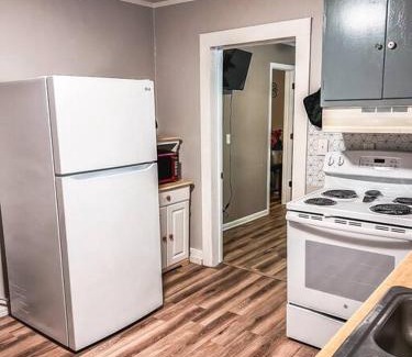 Hot Springs House | 'Queen of the Turf' Walk to Oaklawn Racing and Gaming