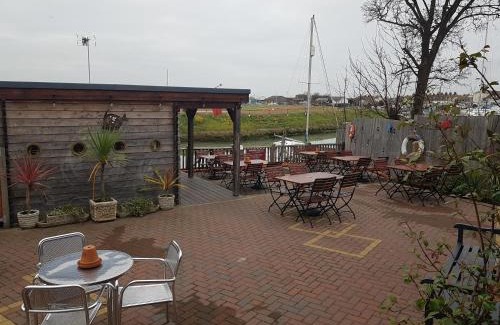 Queenborough Bed & Breakfast | Queen Phillippa