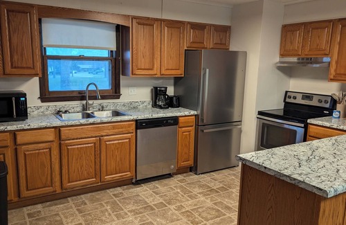 Kirksville House | Queen's Quarters : 3 bedroom/1 bath Townhome, Centrally Located.