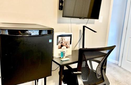 Forest Park House | Queen Suite - Attached Bath - Home Theater - Home Tub