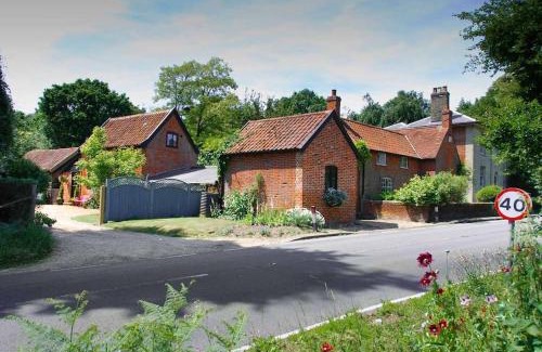 Saxmundham House | Queenies, an authentic Rural Style coastal cottage in a Nature Reserve