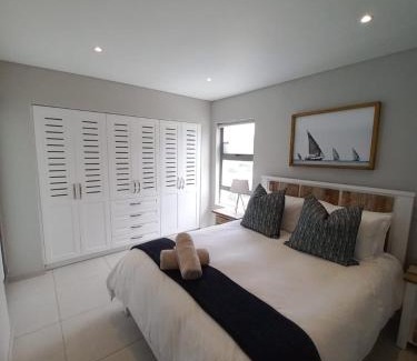 Knysna Central Apartment | Queens Cove Apt 1 two bedroom