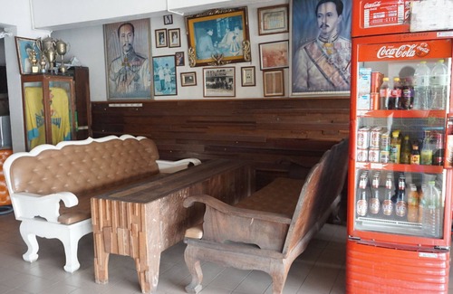 Chum Phae Hotel | Queens Hotel