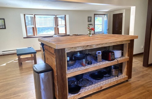 Laporte House | Quick access to state parks & bike trails. Giant backyard, pet-friendly!