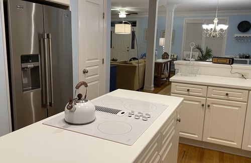 North Litchfield Beach House | Quick stroll to beautiful North Litchfield beach!