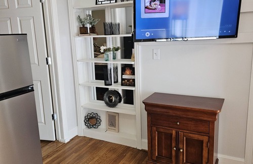 Wade Hampton Apartment | Quiet 1-bedroom apartment 5 miles to Greenville or Greer SC. City/country combo