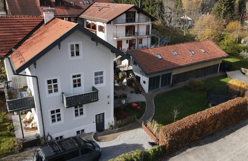 Bad Toelz Apartment | Quiet 2 room garden loft with terrace