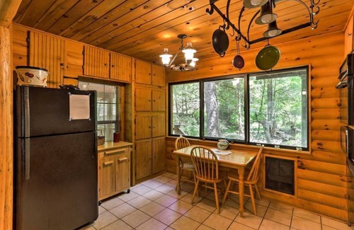 Marble Falls Cabin | Quiet 2BR Jasper Cabin w/Tranquil Creek Views