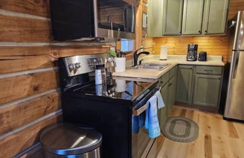 Birdseye Cabin | Quiet and Comfy cabin at Patoka Lake