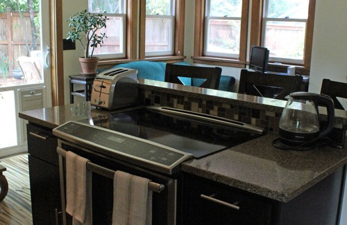 Siskiyou-Hargadine Historic District House | Quiet and peaceful cottage close to downtown