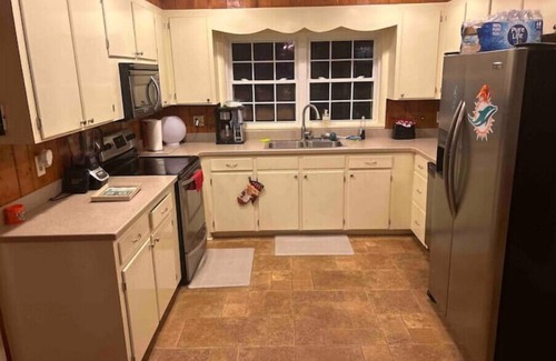 Albany House | Quiet And Private Oasis