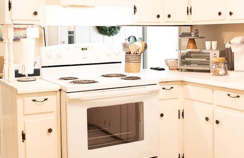 Guntersville House | Quiet and Relaxing Neighborhood Great Location for Fun at Guntersville Lake