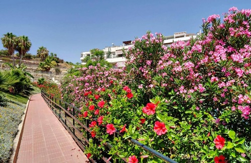 Benagalbon Apartment | Quiet apartment between golf and sea with pool